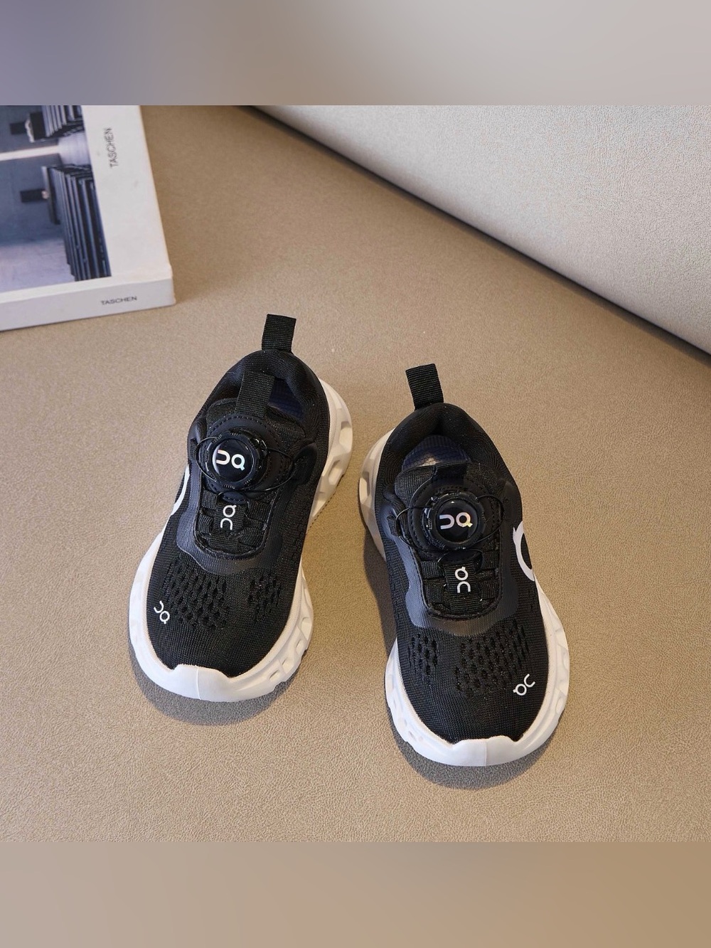 On Running Kids cloud X Black and White Cloud-inspired
Sneakers🙋🏻(SIZE 2.5Y) - Picture 2 of 4